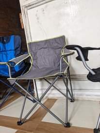 A picture of nauza camping chairs
