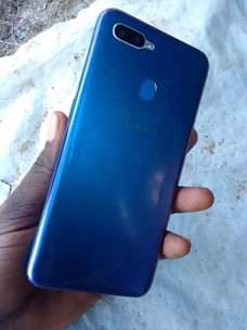 A picture of oppo a5s