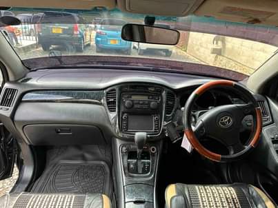 A picture of Toyota kluger Gari ipo sokoni