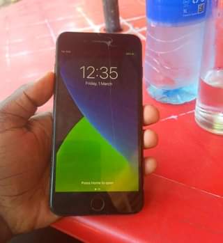 A picture of iPhone 7 plus 32gb