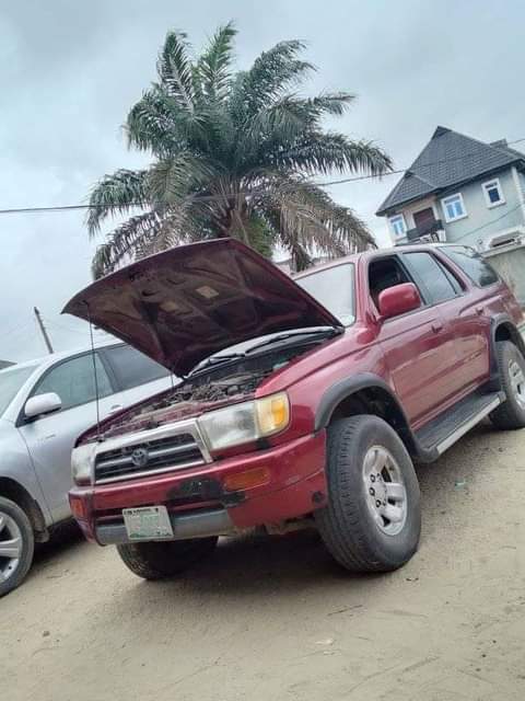 A picture of 2002 Toyota 4 runner Toyota 4 runner 4