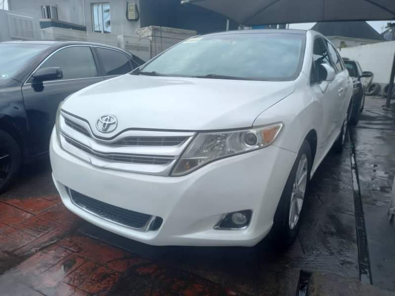 A picture of 2010 Toyota Venza Tokunbo With Full Option With Double Panoramic