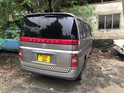 A picture of NISSAN ELGRAND FOR SALE HAINA KIPENGELE CHOCHOTE FULL DOCUMENT AND