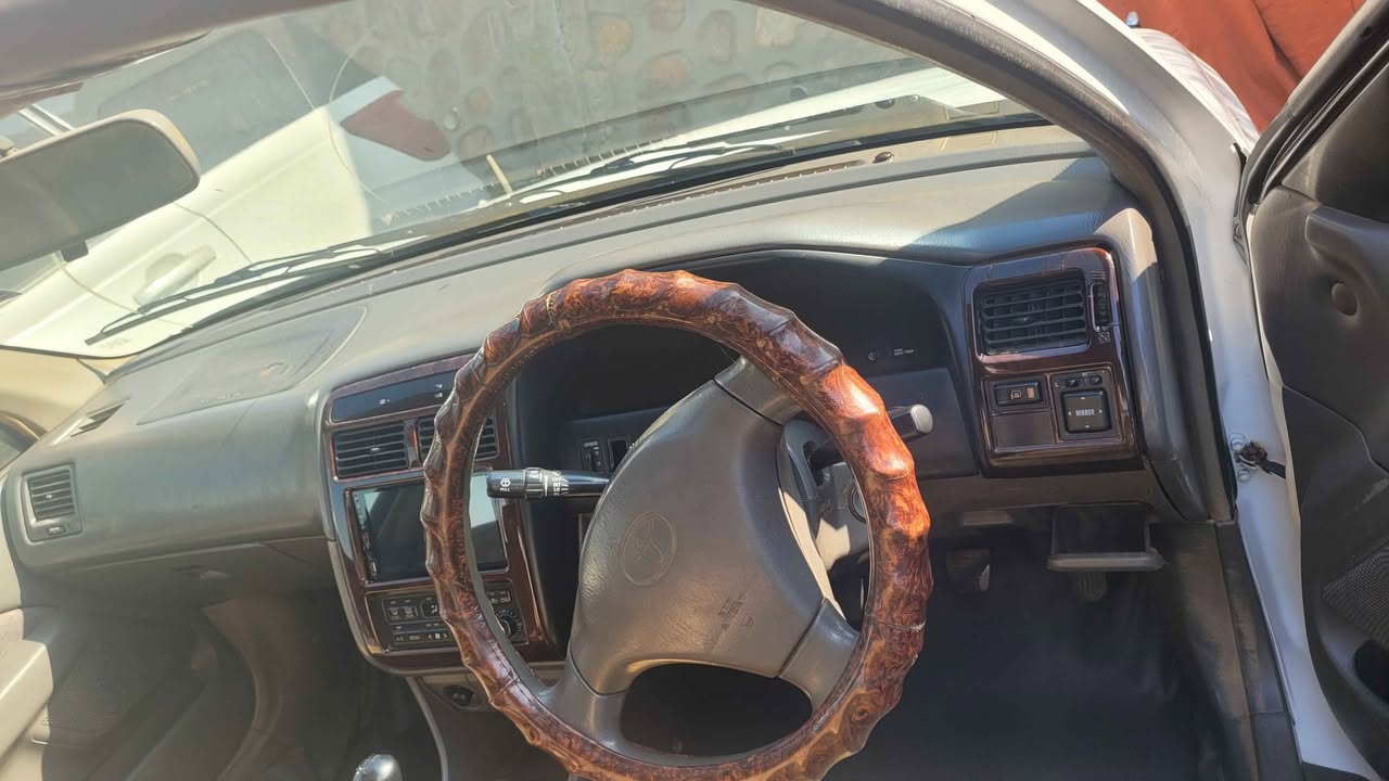A picture of Toyota premio super 2001 call 0751998106