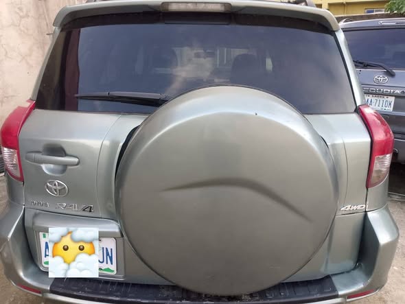 A picture of Toyota RAV4 2008 3rows V4