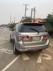 A picture of TOYOTA FORTUNER 2015