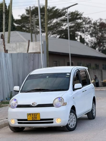 A picture of TOYOTA SIENTA