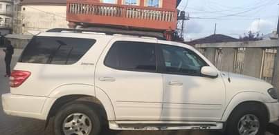 A picture of Toyota sequoia neatly used First body Untampered engine and gear
