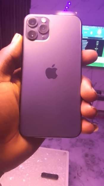 A picture of Iphone 11 pro no face id 64gb battery health 73