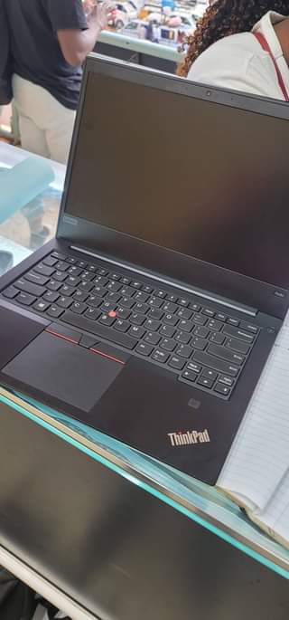A picture of Lenovo Thinkpad R480