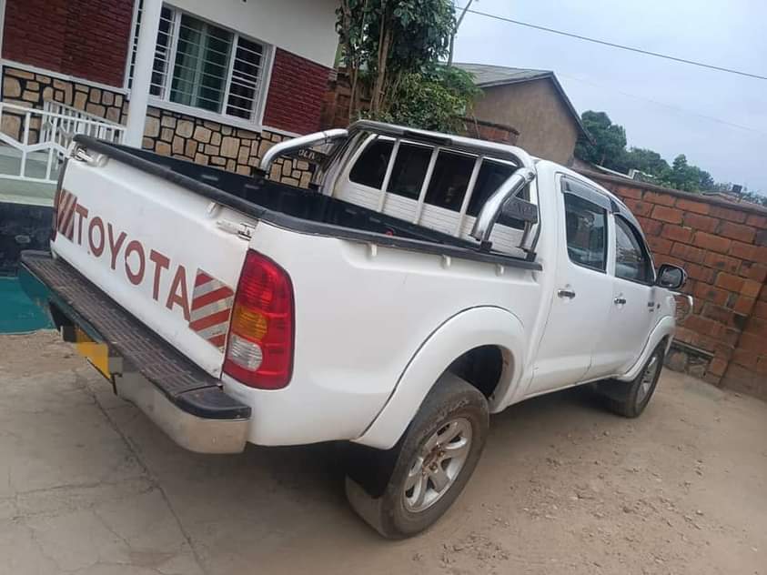 used toyota hilux