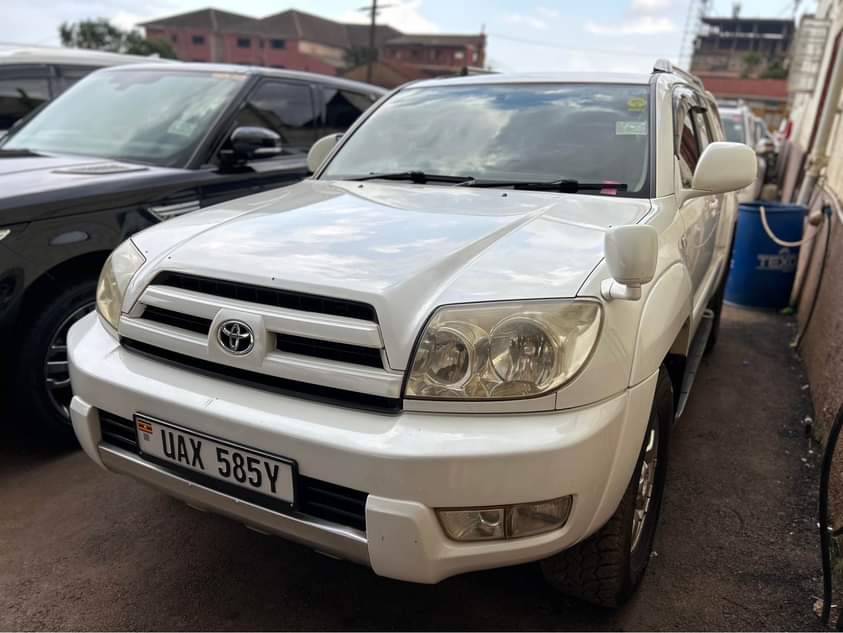A picture of 35M Toyota Surf model 2002 0705176582
