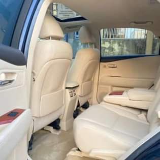 A picture of RX 350 2012
