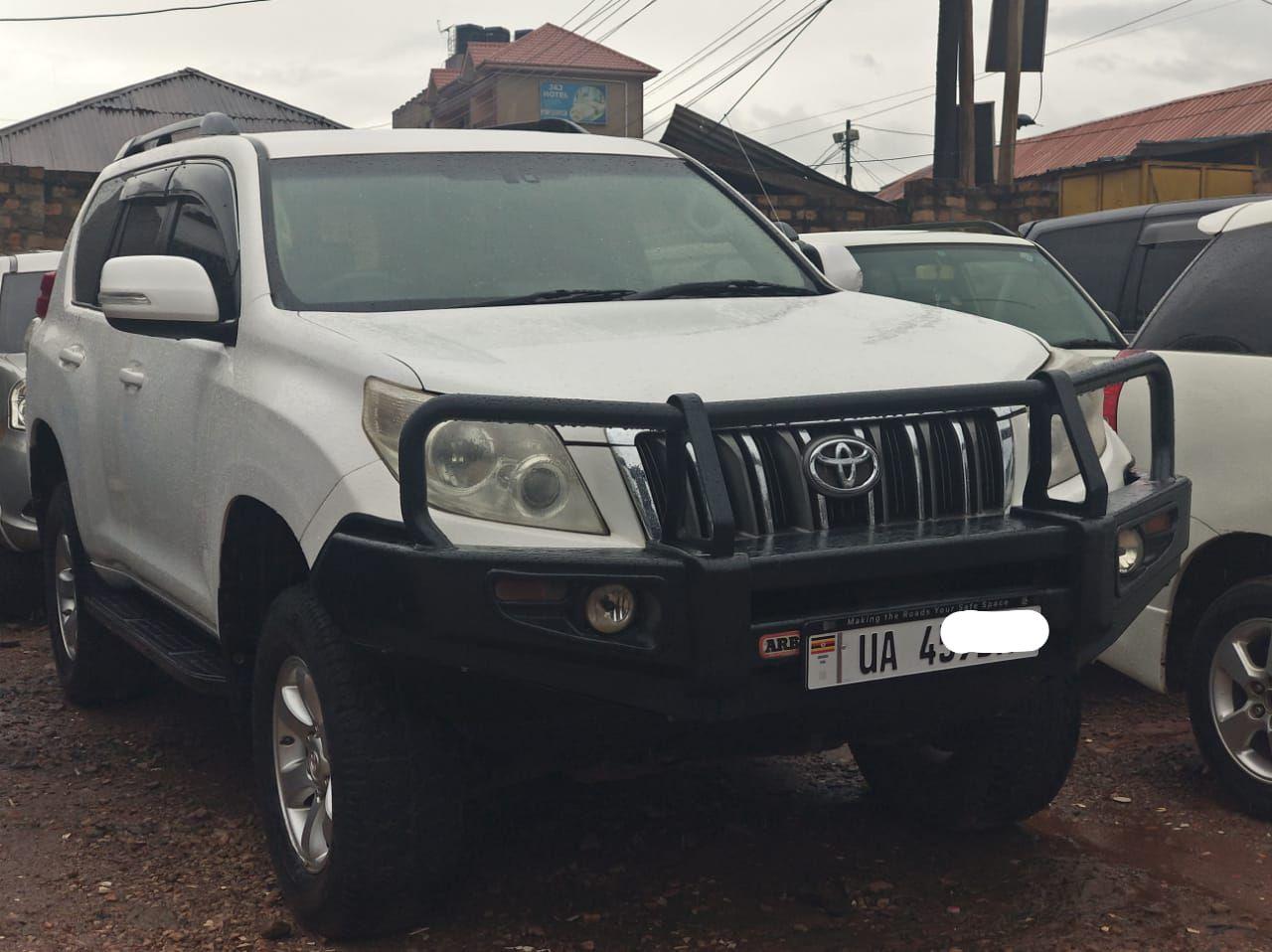 A picture of TOYOTA LAND CRUISER PRADO TX