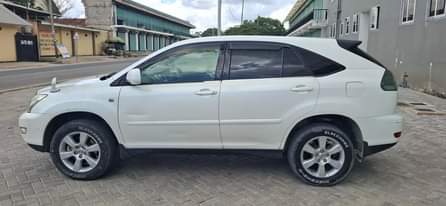 A picture of Toyota harrier new model nauza million 17 tu njoo na