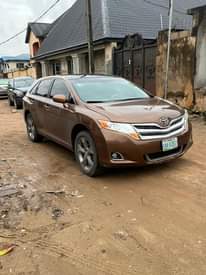 A picture of Toyota Venza 2011 Full Options Toks STD