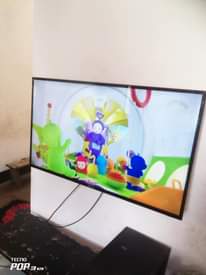 A picture of Tv inc 43 high q Bei 250
