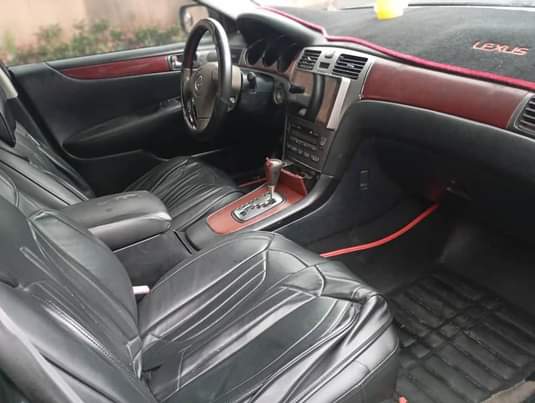 A picture of Lexus ES330