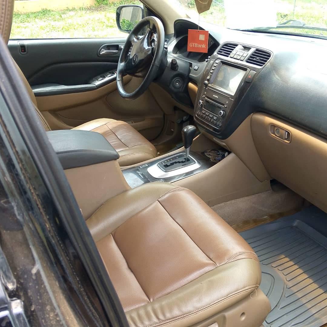 A picture of ACURA MDX