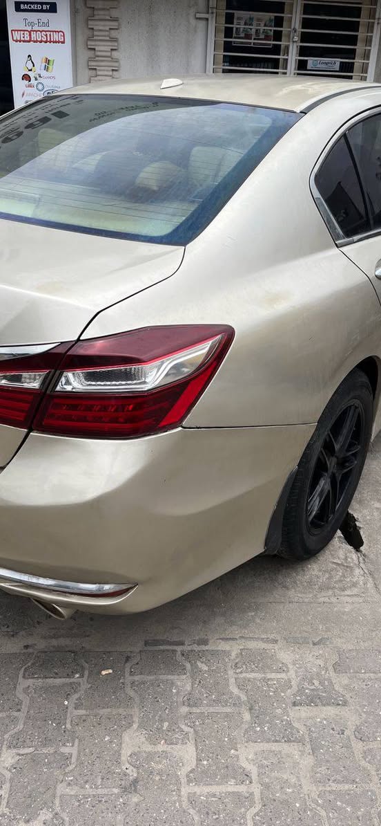 A picture of Honda accord 2015 register Full option Thumbstart open roof Side