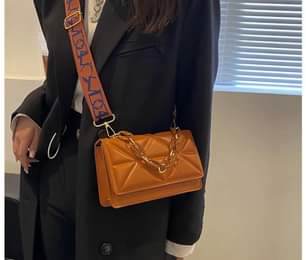 A picture of Ladies cross bags 35 000