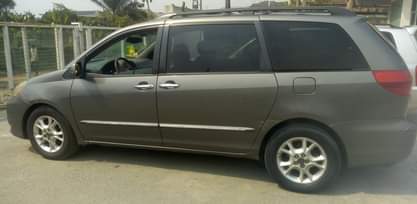A picture of Toyota Sienna 2005 model Condition Registered 100 first body Super