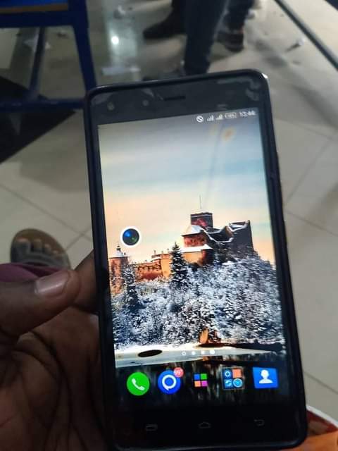 A picture of Hot 4 lite