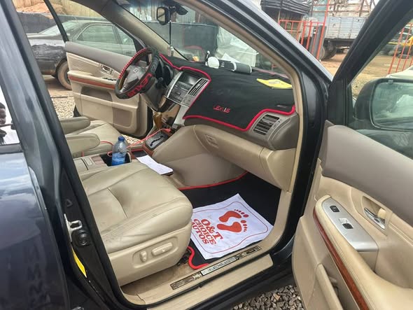 A picture of Foreign used rx330