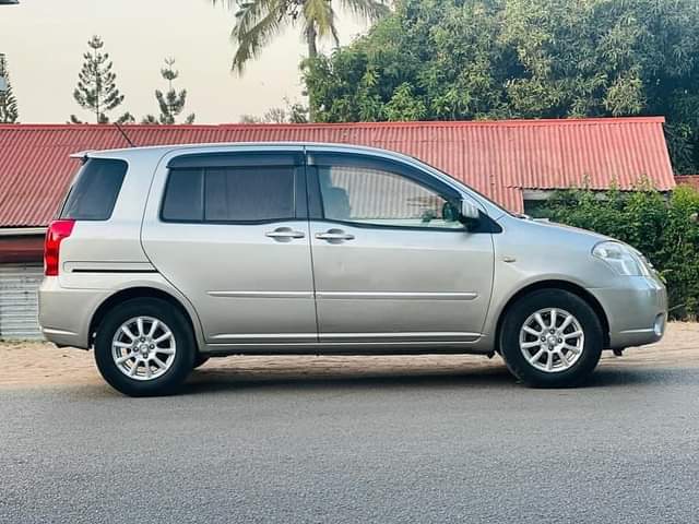 A picture of Toyota raum