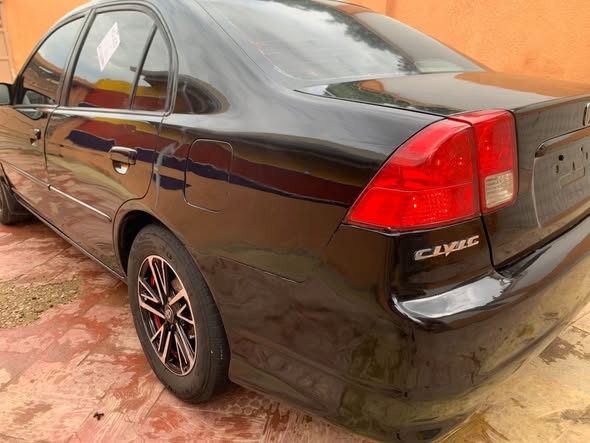 A picture of DISTRESS SALES HONDA CIVIC BANKER FULL 2005MODEL BELGIUM STANDARD UNTEMPERED