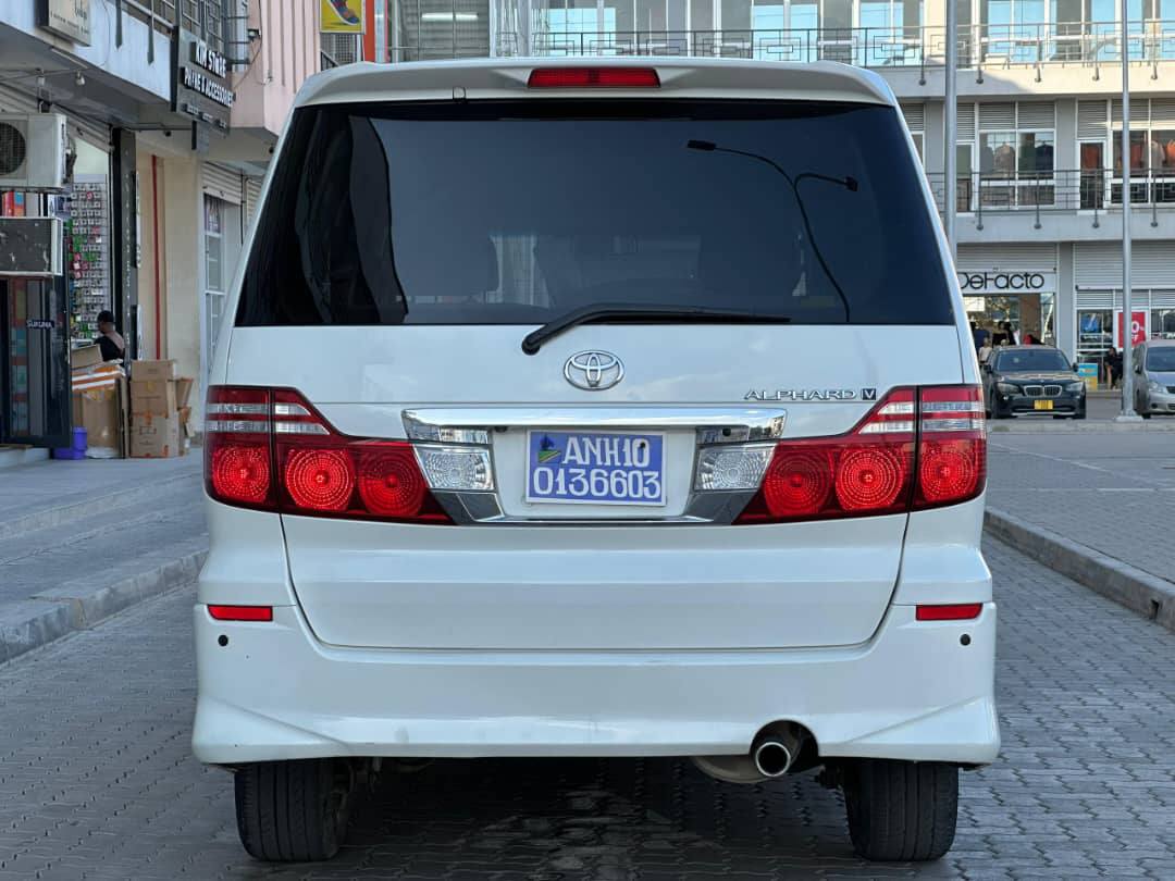 A picture of TOYOTA ALPHAD