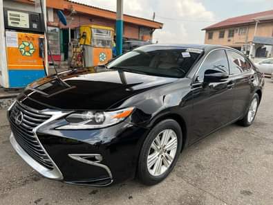 A picture of Foreign usedaccident free full option 2014 upgraded to 2018 ES350
