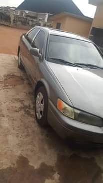 A picture of 2000 Toyota Camry LE