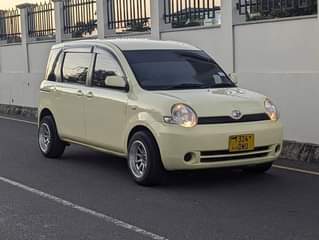 A picture of Toyota Sienta price 9.8M