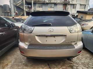 A picture of Brand Lexus Model RX400h HYBRID Year 2007 Transmission Automatic