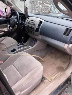 A picture of Dealer market Toyota Tacoma 05 First body Engine and transmission