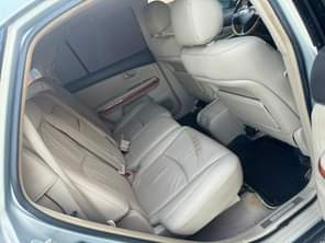 A picture of wow This is pristine clean lexus rx330 2007 model full