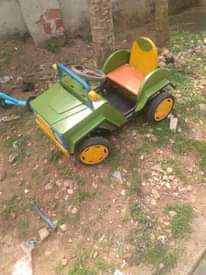 A picture of Toy car