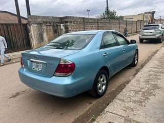 A picture of Toyota Camry 06
