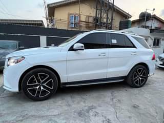A picture of Mercedes Benz ML350GLE350