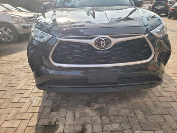 A picture of 2021 Toyota Highlander