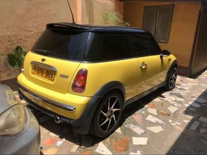 A picture of MINI COOPER