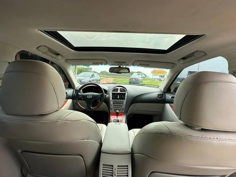A picture of Direct Belgium 2008 Lexus es350