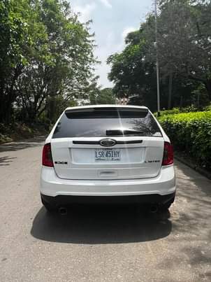 A picture of Ford Edge LE 2011