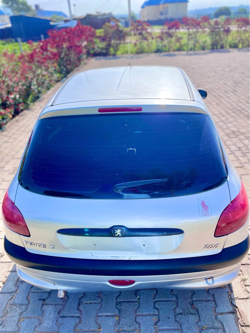 A picture of Peugeot 206