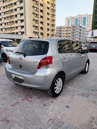 A picture of TOYOTA YARIS MODEL 2011 GCC full automatic family Use car