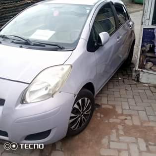 A picture of Toyota Vitz 3plugs and 4plugs 2010