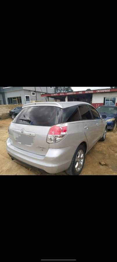 A picture of 2006 Toyota matrix 2006