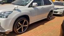 A picture of Harrier kawundo Model 2010 2 4cc Color white Petrol 67m