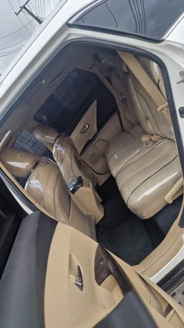 A picture of Neatly used Toyota venza 2011 upgraded clean in and out